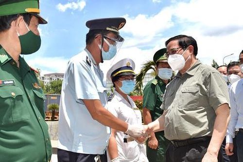 Sẵn sàng phương án cao hơn để bảo vệ sức khỏe nhân dân