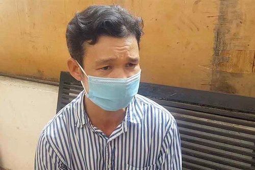 Clip: Lời khẩn khoản của người bán hàng rong vi phạm Chỉ thị 16 xô xát với tổ công tác