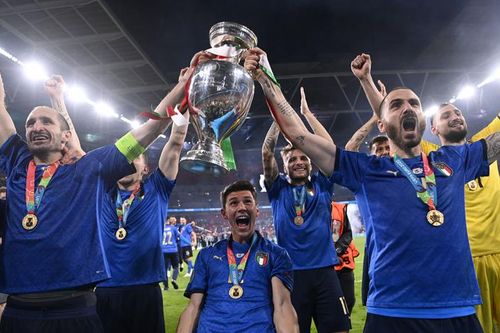Bonucci vỡ òa 'Hãy đưa cúp ngay về Rome'