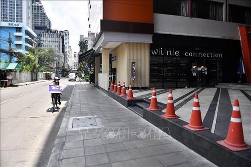 Thái Lan áp đặt các biện pháp phòng dịch cứng rắn nhất trong hơn một năm