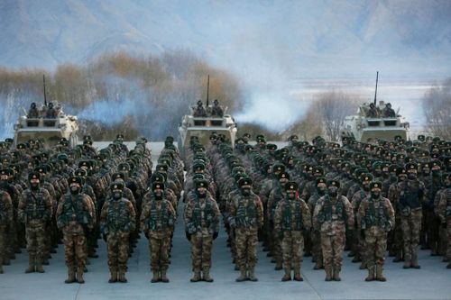 Mỹ - Trung Quốc: Quân đội nước nào mạnh hơn? Điều bất ngờ nằm ở cuối cùng