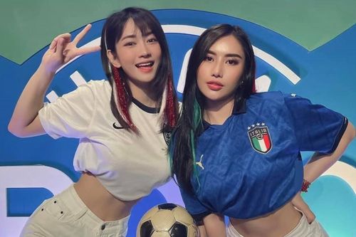 Hot TikToker Lê Bống, Trang Tracy diện đồ ngắn cũn cỡn cổ vũ chung kết EURO 2020
