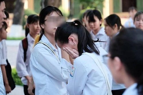 Vụ thí sinh chụp đề thi Toán rồi gửi cho người nhà 'cầu cứu' dân mạng: Không công nhận tốt nghiệp