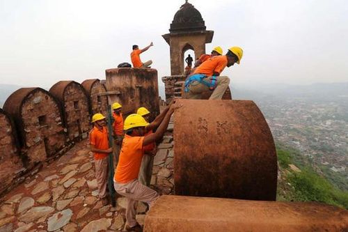 Ấn Độ: Selfie giữa giông bão, 11 người bị sét đánh chết