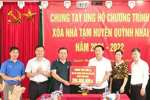 Hỗ trợ huyện Quỳnh Nhai 200 triệu đồng xóa nhà tạm, nhà dột nát