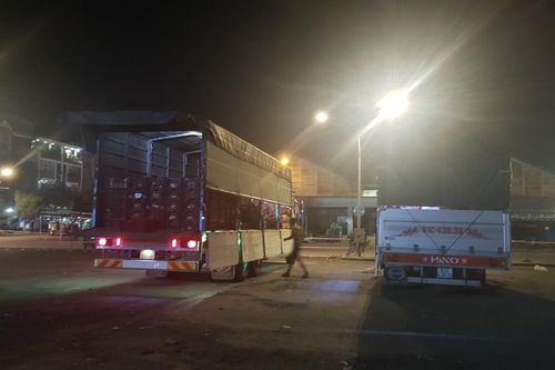 Thành phố Thủ Đức: Hoạt động tạm thời 18 điểm trung chuyển hàng hóa tại chợ Đầu mối Nông sản Thủ Đức