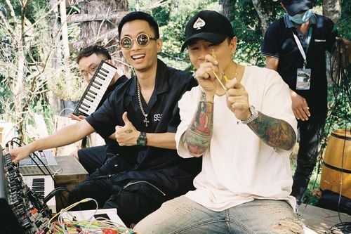 Binz hát mộc ca khúc 'OK'