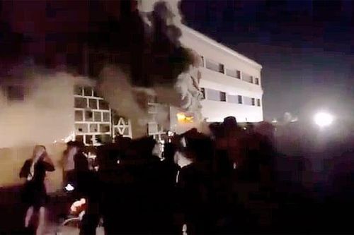 Nổ bình oxy trong bệnh viện điều trị Covid-19 ở Iraq, 50 người chết