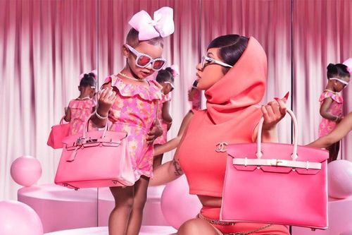 Cardi B tặng con gái dây chuyền kim cương 250.000 USD