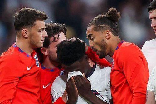 Nhân viên Facebook khổ sở sau trận chung kết Euro 2020
