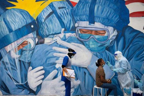 Phát hiện 204 nhân viên mắc Covid-19 tại điểm tiêm vaccine ở Malaysia