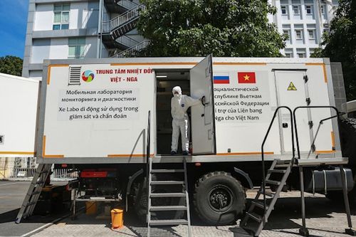Bên trong xe xét nghiệm Covid-19 di động hiện đại nhất Việt Nam