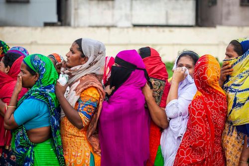 Bangladesh quyết tổ chức lễ hội Hồi giáo dù số ca Covid-19 lập kỷ lục