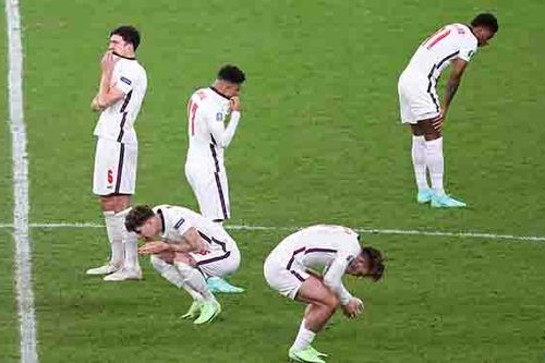 Đội tuyển Anh: Có chiến thắng nào không có nỗi đau