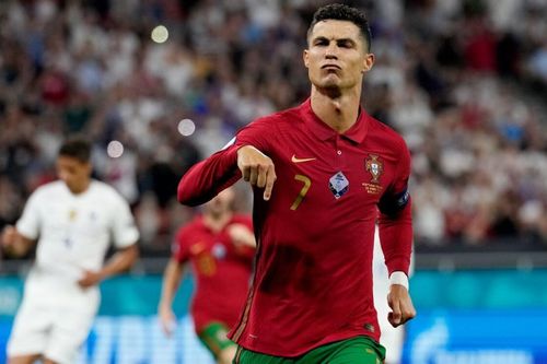 Đội hình tiêu biểu EURO 2020: Ronaldo lĩnh xướng hàng công