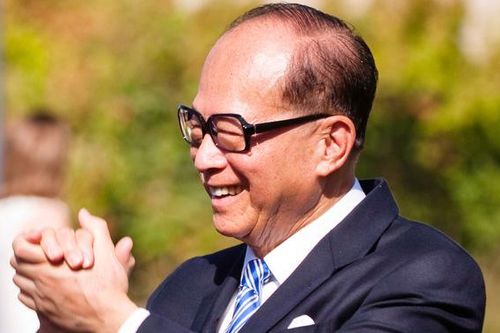 Con trai tỷ phú Lý Gia Thành: 'Bố không dạy tôi phương pháp kiếm tiền mà chỉ dạy đạo lý làm người'