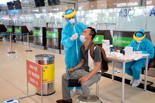 Triển khai dịch vụ test nhanh Covid-19 ngay tại sân bay Nội Bài
