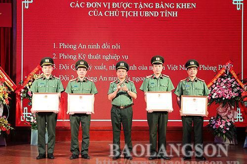 Sơ kết phong trào thi đua 'Vì an ninh Tổ quốc' 6 tháng đầu năm 2021Tin khácSáng mãi ngọn lửa thanh niên xung phongGia đình nhiều thế hệ: Lưu giữ, phát huy các giá trị văn hóa truyền thống