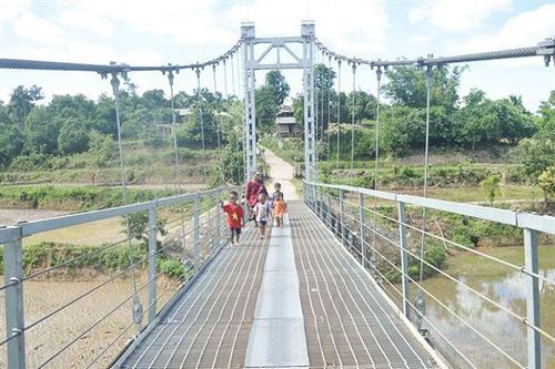 Phá thế độc đạo cho hạ tầng giao thông miền núi Quảng Trị. Bài 2: Chú trọng kết nối nội vùng