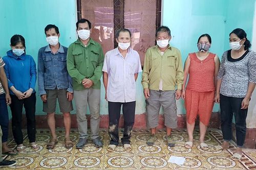 Tổ chức kéo nhau lên đồi vắng đánh bạc