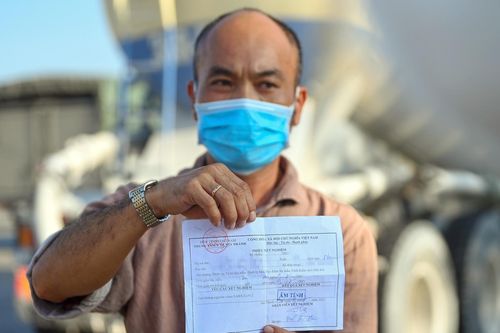 Tài xế phản ứng khi phải có xét nghiệm PCR mới được vào Hà Nội