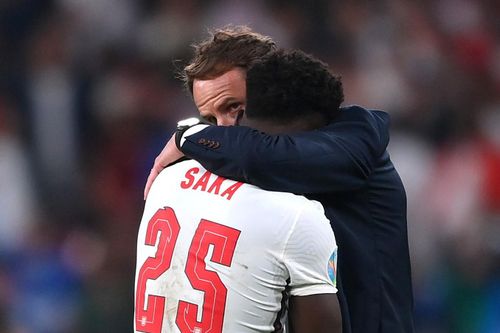 Saka cần được bảo vệ sau Euro 2020