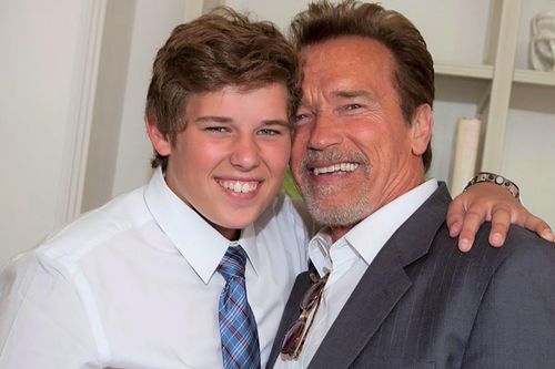 Con trai Arnold Schwarzenegger từng nặng 105 kg