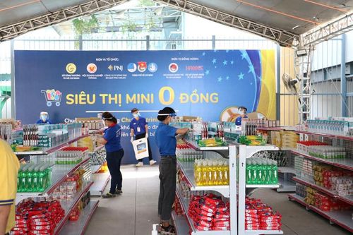 'Siêu thị mini 0 đồng' hỗ trợ sinh viên gặp khó khăn ở T.P Hồ Chí Minh
