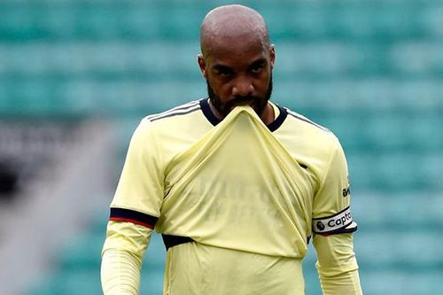 Thủ môn mắc sai lầm ngớ ngẩn khiến Arsenal thua trận đầu tiên trước mùa bóng