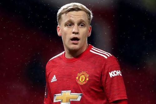 Bóng đá hôm nay 14/7: MU chốt tương lai Van de Beek. Mourinho chính thức có Patricio