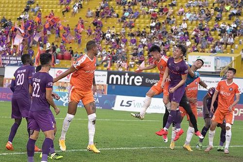 Tạo vùng an toàn cho bóng đá