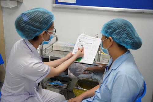 Bảo đảm 'tiêm đến đâu an toàn đến đó'