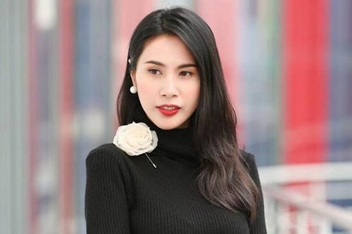 Thủy Tiên khiến người hâm mộ ấm lòng sau ồn ào 'khắc tên lên mai rùa'