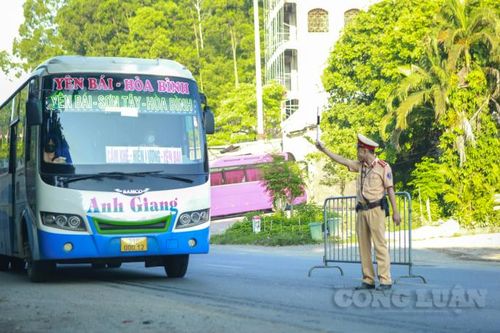Hà Nội: Bắt đầu triển khai 22 chốt kiểm soát dịch, người dân cần lưu ý các giấy tờ mang theo