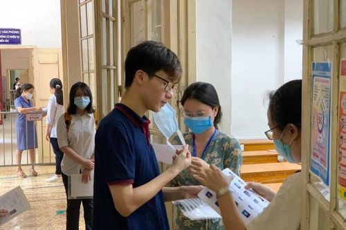 Thứ trưởng Nguyễn Hữu Độ: 'Chấm thi tự luận phải chắc chắn, đều tay'