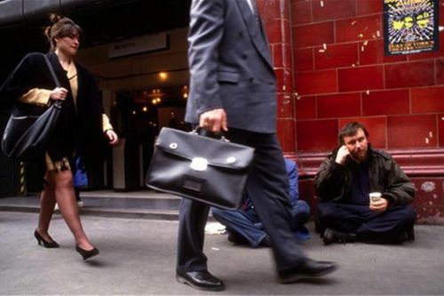Người Anh có thêm 1.300 tỷ USD trong dịch, khoảng cách giàu nghèo ngày càng lớn