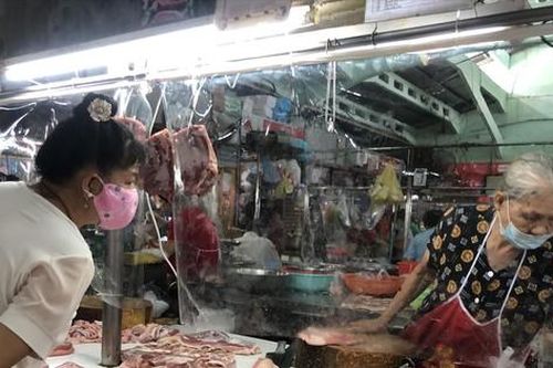 Giá nhiều mặt hàng 'nhảy' theo dịch bệnh