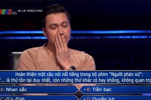 Việt Anh khóc khi được hỏi về câu thoại nổi tiếng của NSND Hoàng Dũng trên Ai là triệu phú