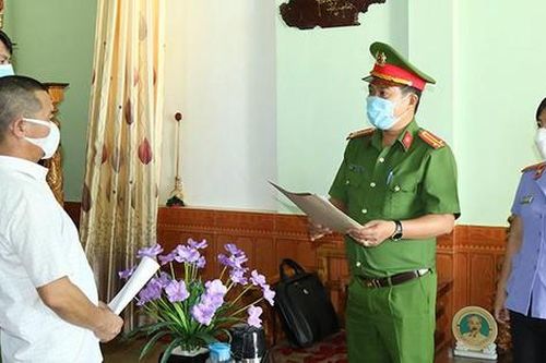 Quảng Bình: Khởi tố chủ nhà xe làm giả lệnh vận chuyển để trốn thuế