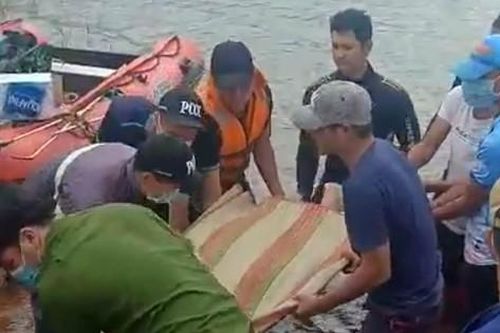 Chèo xuồng dạo hồ sau bữa nhậu, một người tử vong