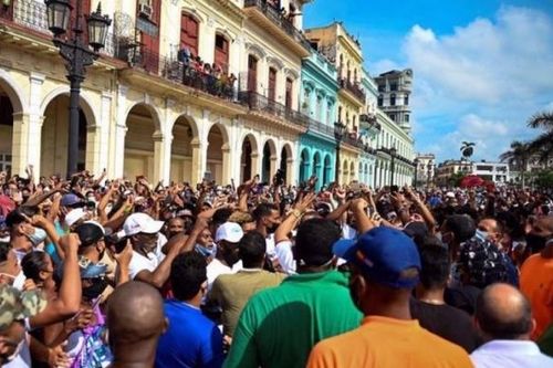 Mỹ đưa tàu chiến phong tỏa Cuba, ngăn chặn sự giúp đỡ của Nga
