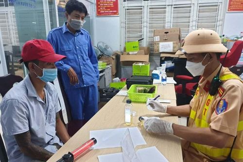 Tài xế dương tính với ma túy 'thông' chốt kiểm dịch