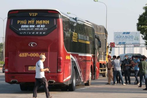 Không đủ điều kiện vào Hà Nội, 23 ô tô phải quay đầu trên cao tốc