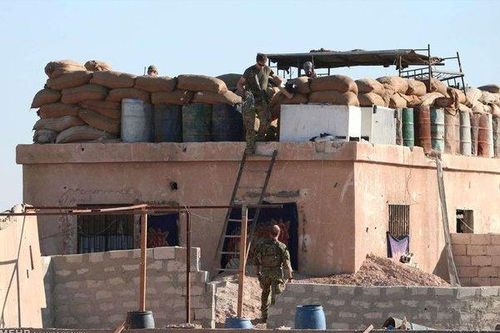 Bí ẩn kẻ tấn công cú đúp nhằm vào căn cứ quân sự Mỹ ở Syria