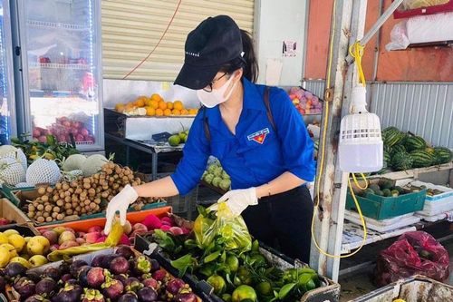 Đơn Dương: Tuổi trẻ Thạnh Mỹ đi chợ giúp bà con vùng phong tỏa