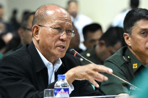 Quân đội Philippines điều tra tin tàu cá Trung Quốc xả thải ra Biển Đông