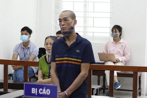 Khó chịu vì phải nghe cãi nhau, vác dao phay chém vợ chồng hàng xóm