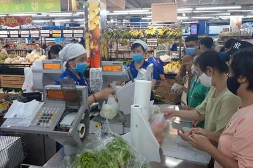 TP HCM: Trong 7 ngày qua, giá cả tại các chợ truyền thống biến động mạnh