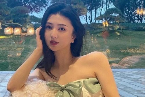 Người mẫu Trung Quốc tử vong sau khi hút mỡ và nâng ngực