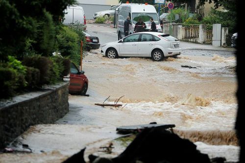 Lũ lớn bất thường ở Đức làm sập hàng loạt ngôi nhà, 6 người thiệt mạng